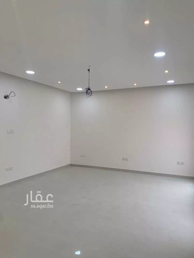 فيلا 5 غرف في احد 2