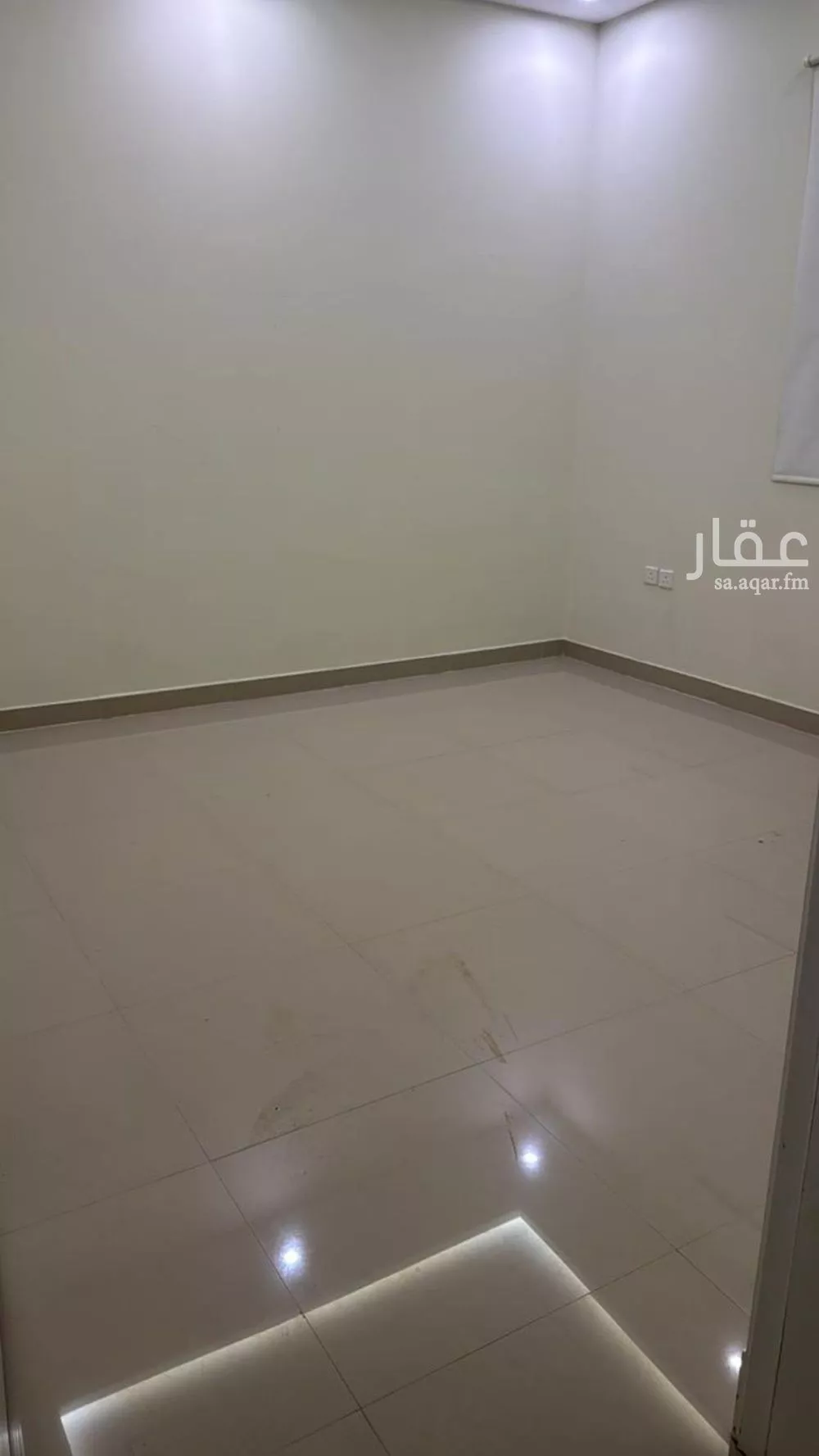 شقة 3 غرف في الملقا 4