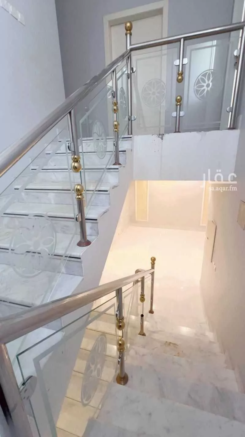 فيلا 5 غرف في المهدية 4