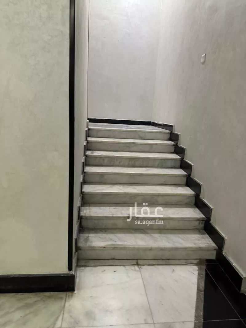 شقة 5 غرف في الواحة 5