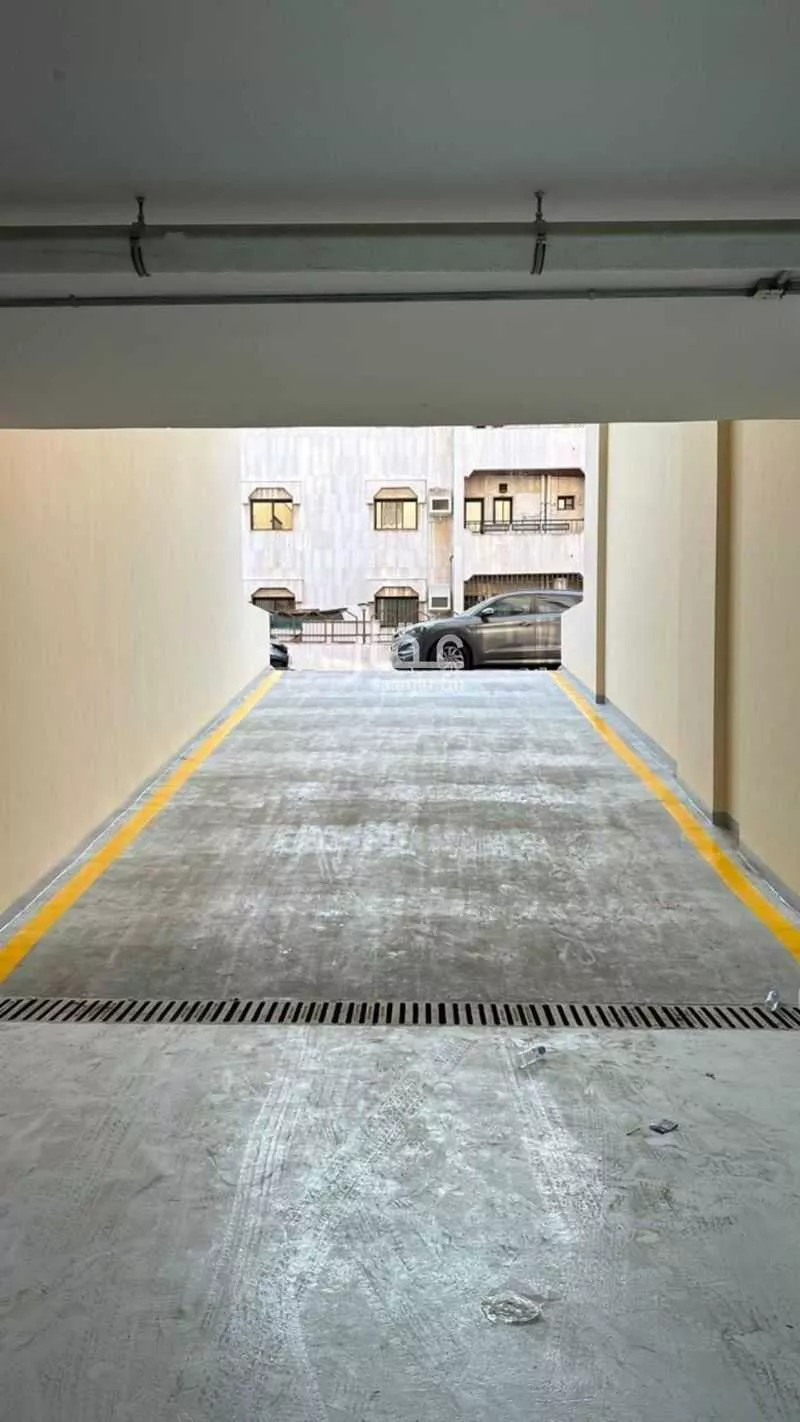 2 bedroom apartment in Al Aziziyah, Jeddah 4