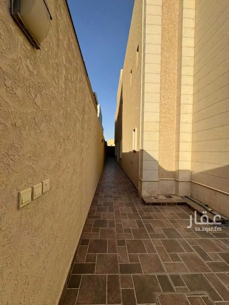 6 bedroom villa in Al Yasmin 4