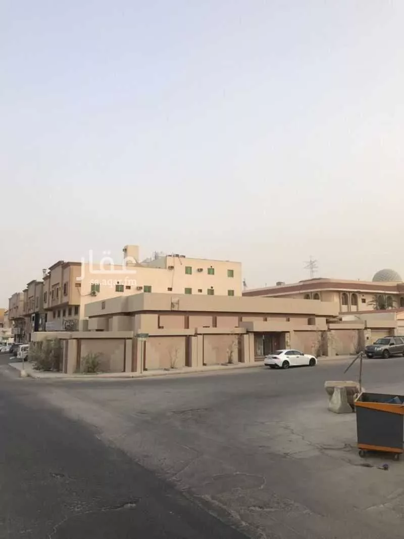 عمارة 857 م² في الروضة 4