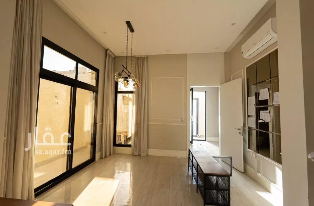 5 bedroom villa in Al Malqa 4