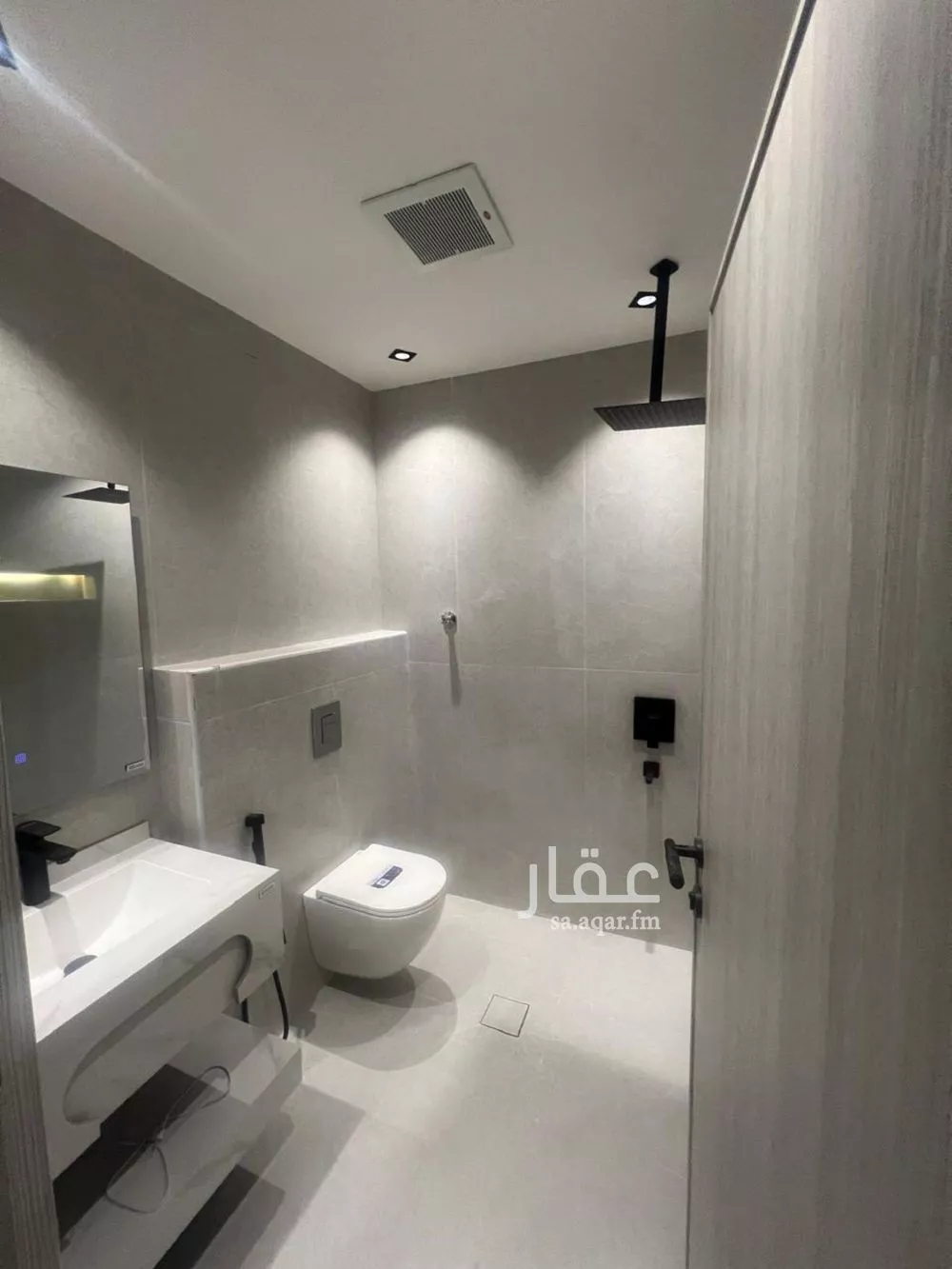 شقة 3 غرف في الملقا 4