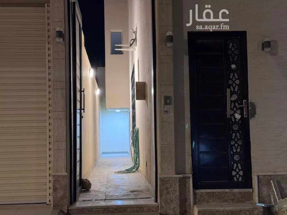 شقة 5 غرف في العارض 4