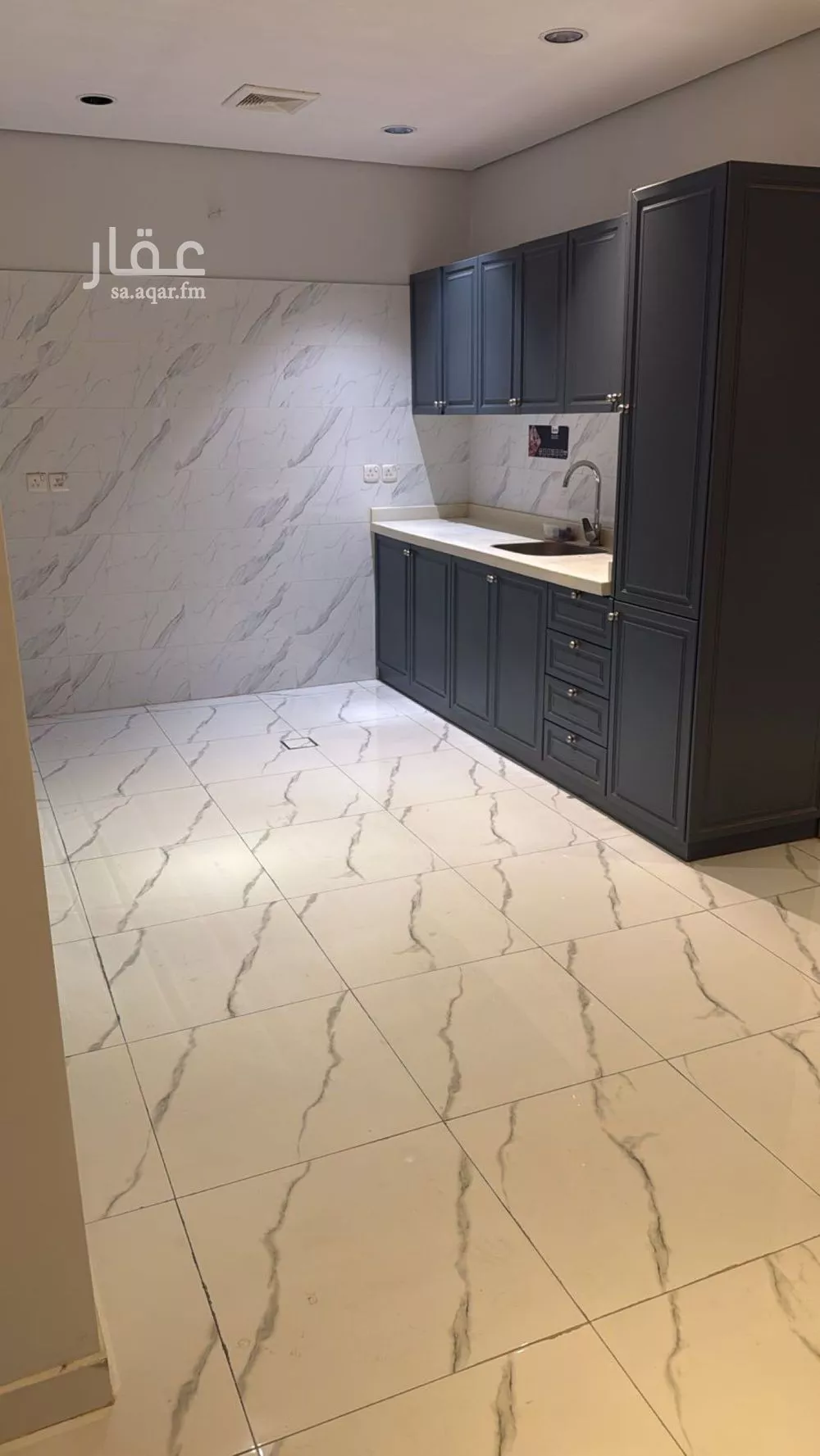 عمارة 625 م² في الملقا 2