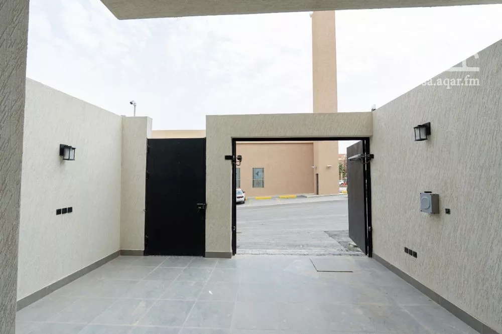 دور 4 غرف في الملقا 4