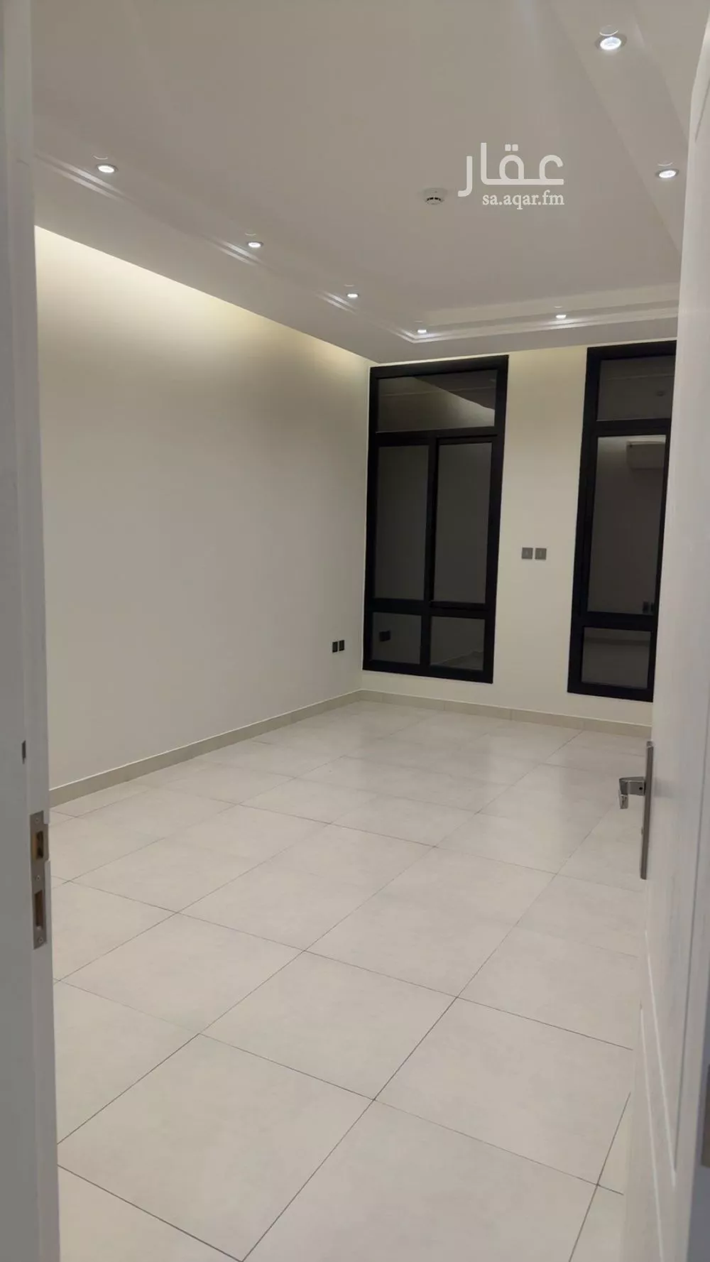 شقة 3 غرف في الملقا 2