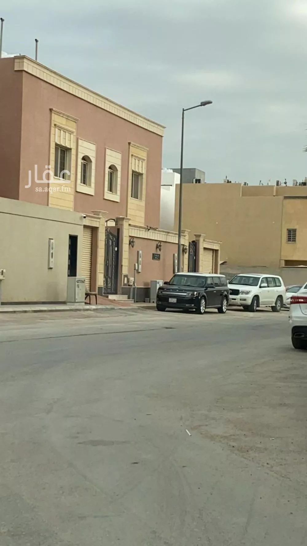 فيلا 5 غرف في الملقا