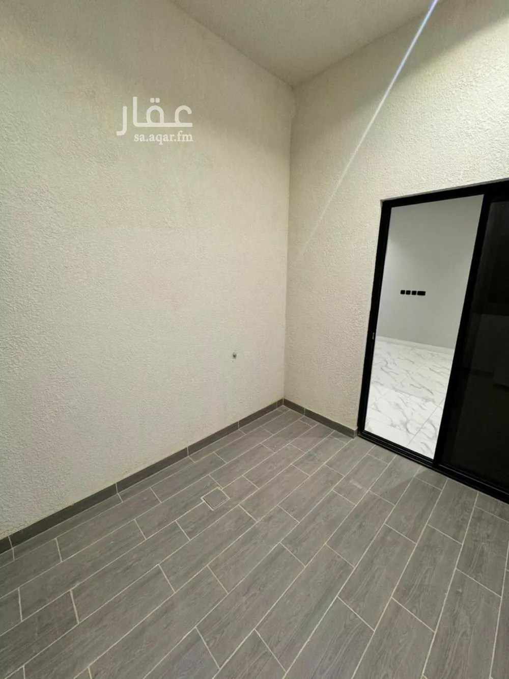 شقة 3 غرف في الملقا 4