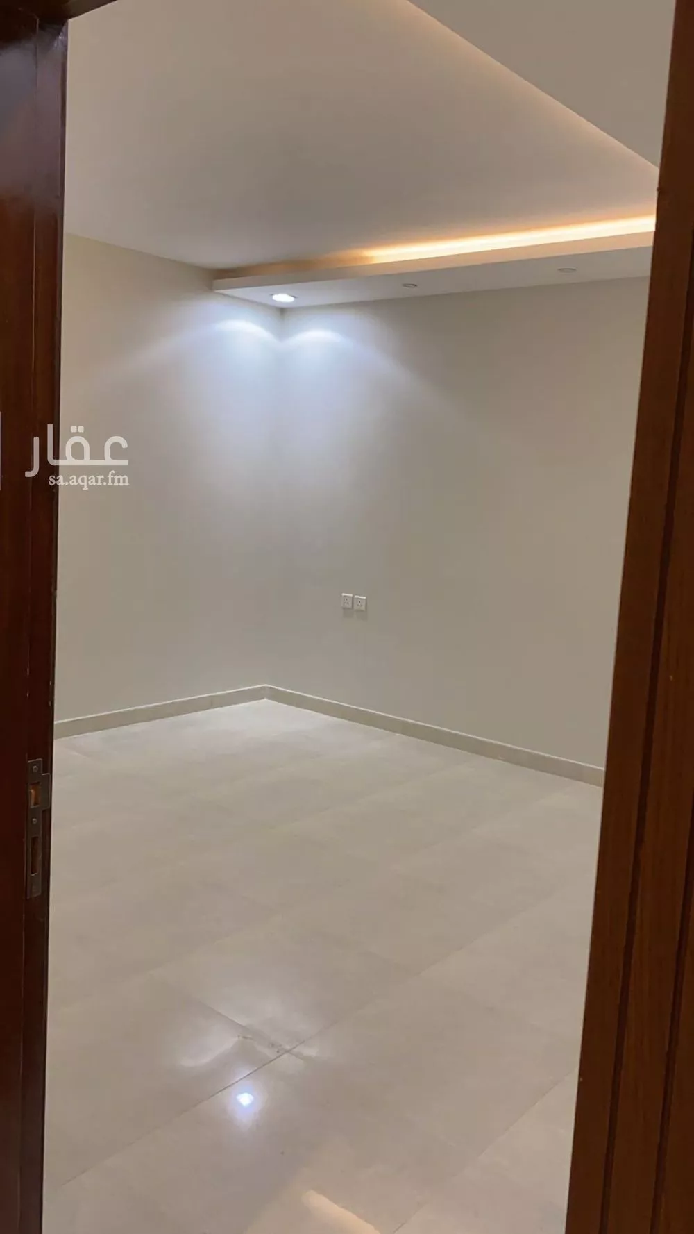 شقة 4 غرف في الملقا 5