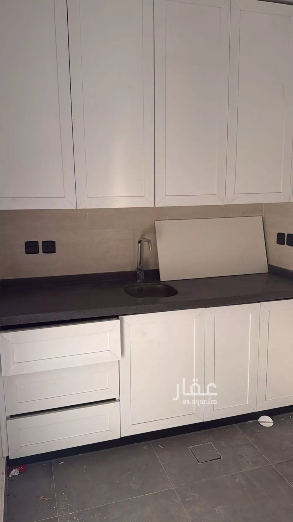 عمارة 625 م² في الملقا 3