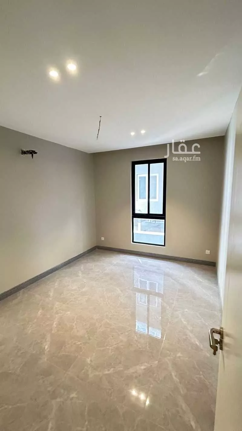 شقة 6 غرف في طيبة 5