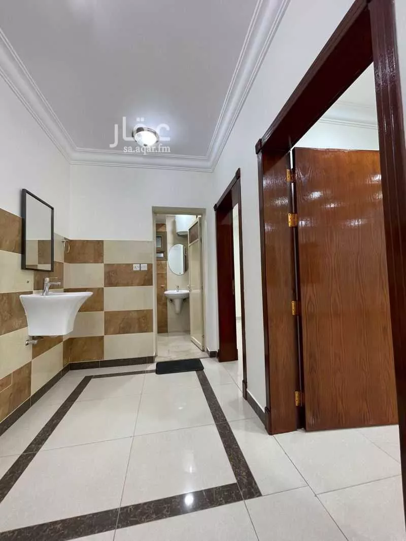 8 bedroom villa in Ash Shulah 5