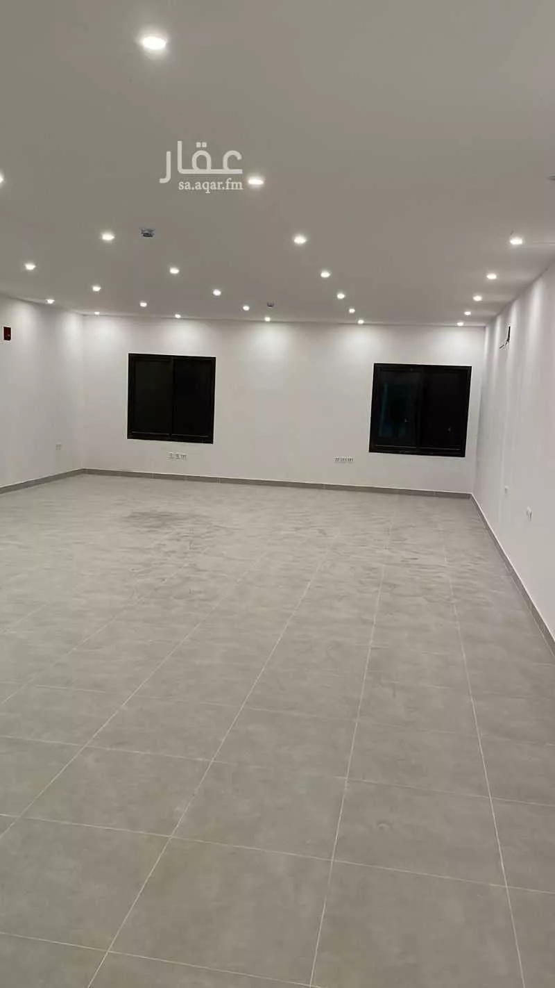 مكتب 1060 م² في العليا 1