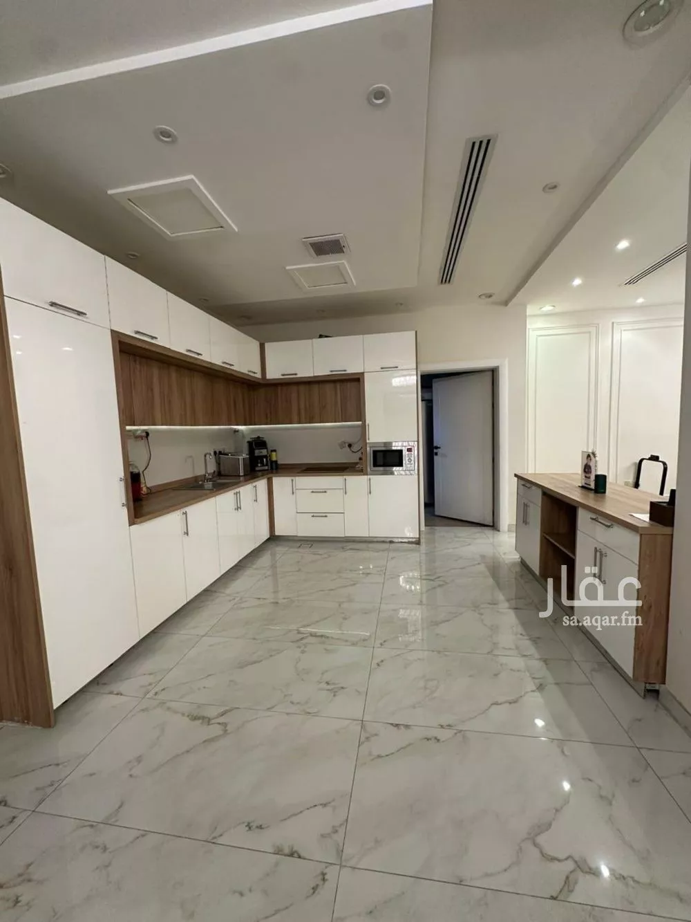 فيلا 5 غرف في العارض 1