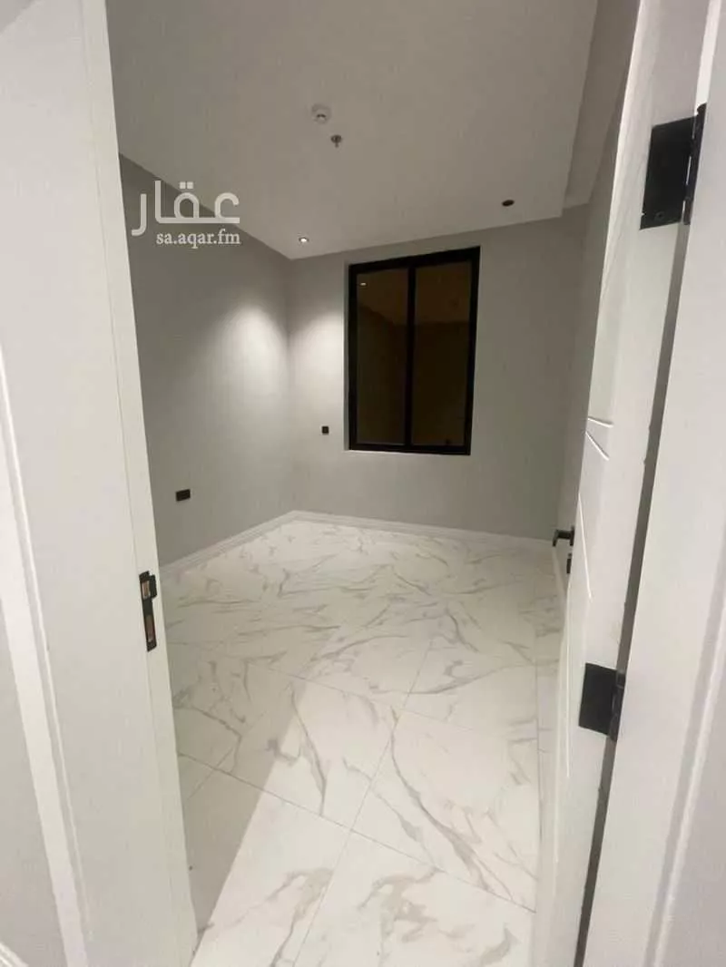 شقة 3 غرف في الملقا 4