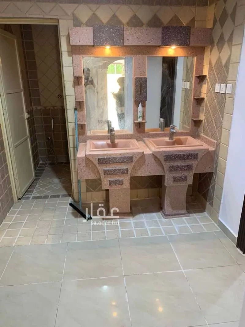 6 bedroom apartment in Al Manar 3