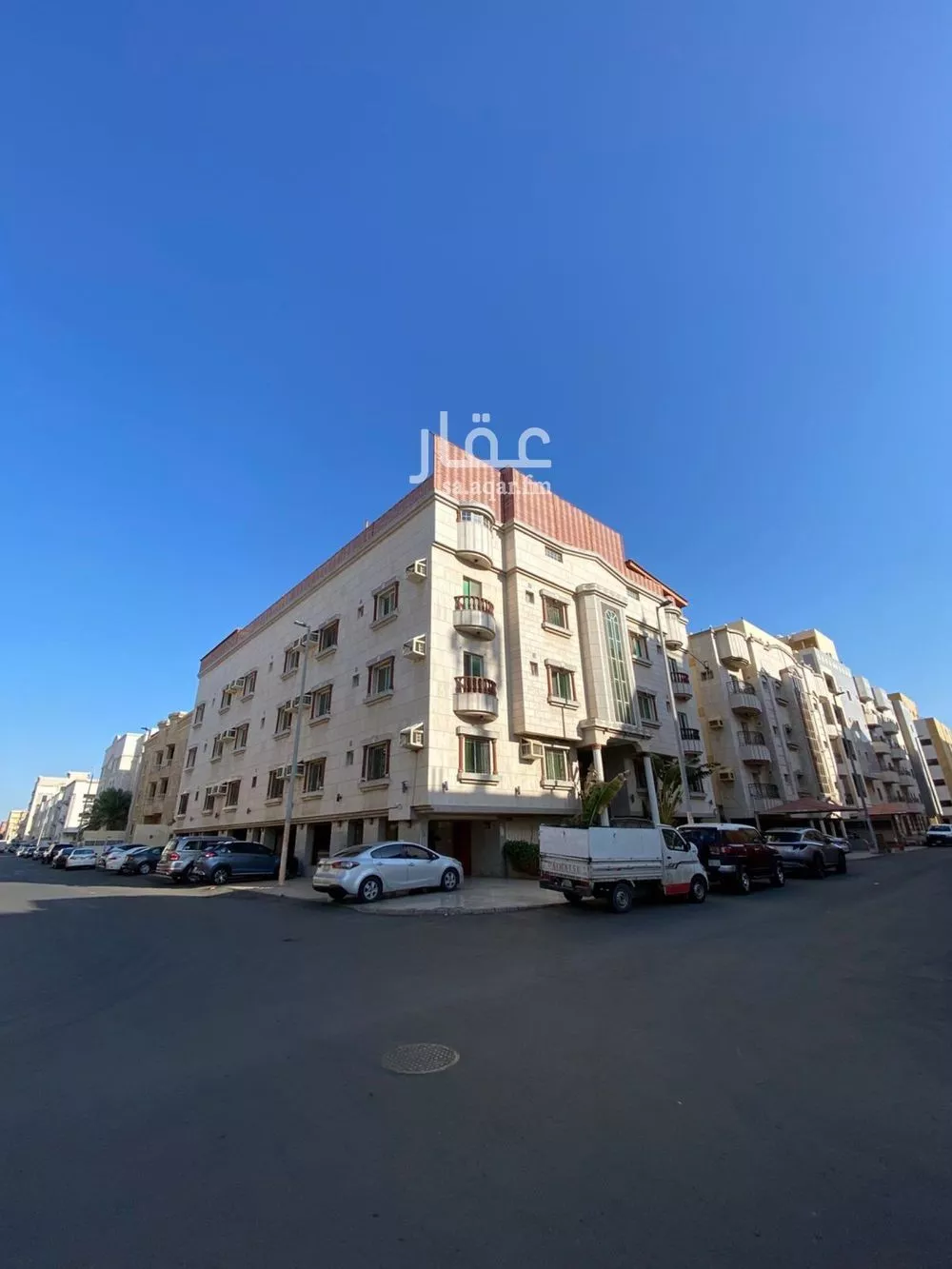 عمارة 933 م² في الروضة 1