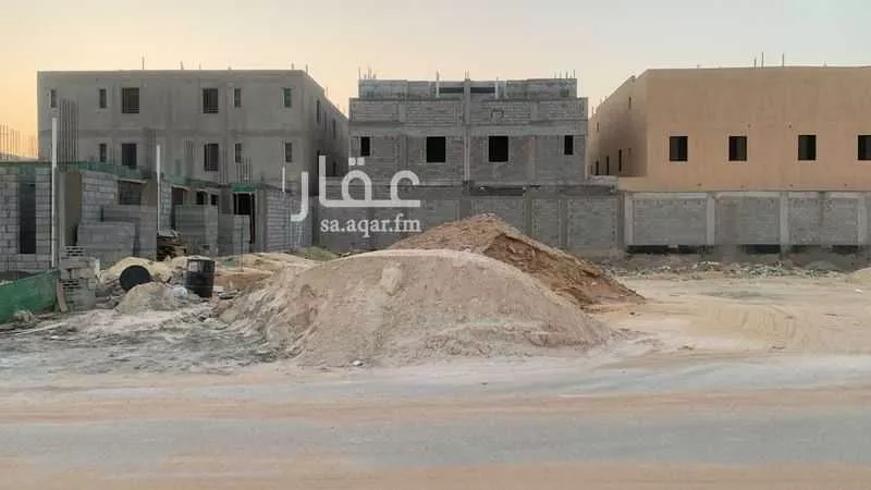 600 sqm land in Al Janadriyah 3