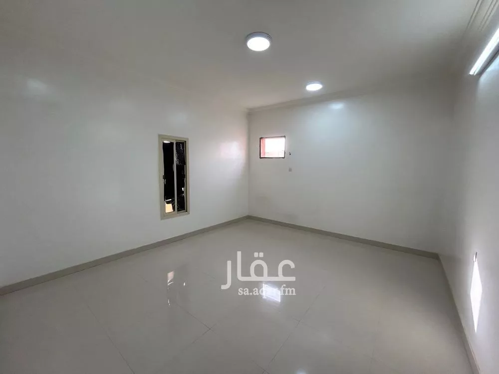 3 bedroom floor in Al Aziziyah 4