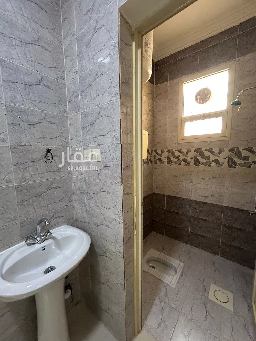 3 bedroom floor in Al Aziziyah 5