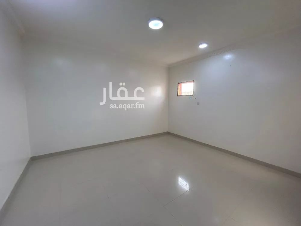 3 bedroom floor in Al Aziziyah 2