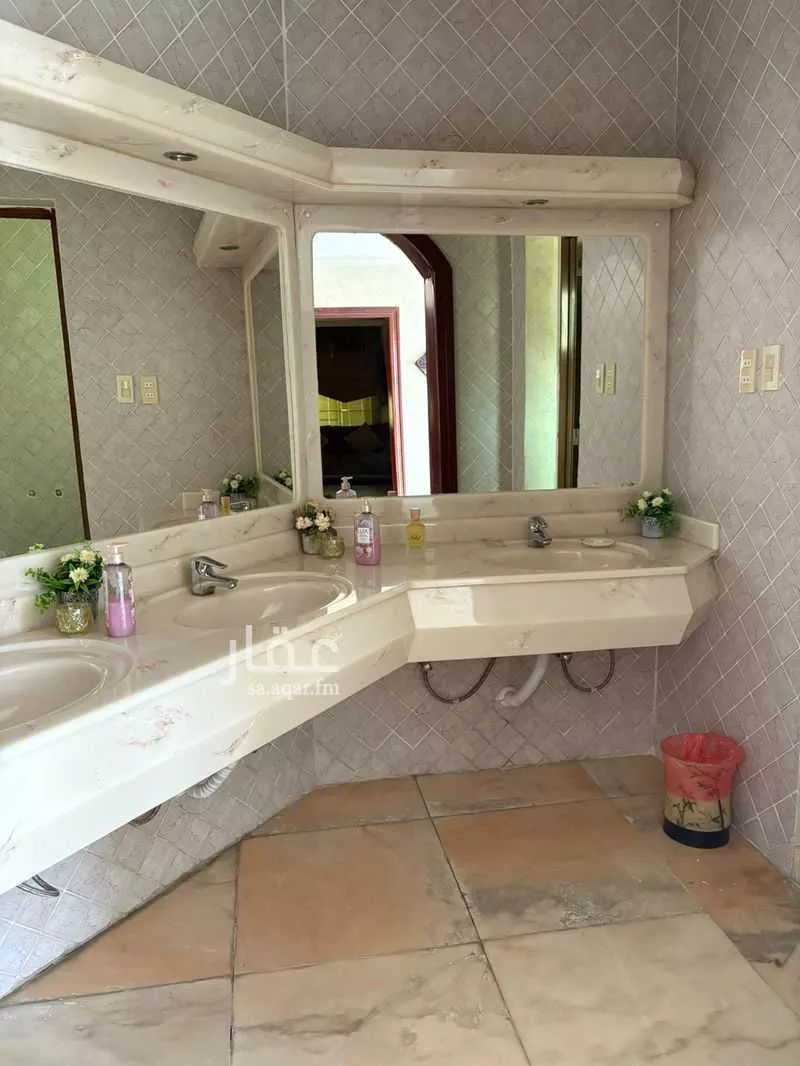 فيلا 8 غرف في القصور 2