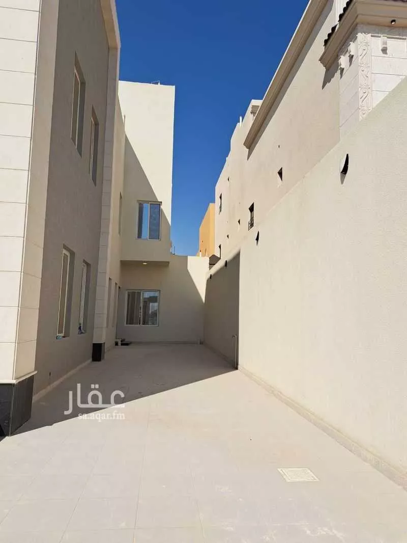 فيلا 6 غرف في الشراع 4