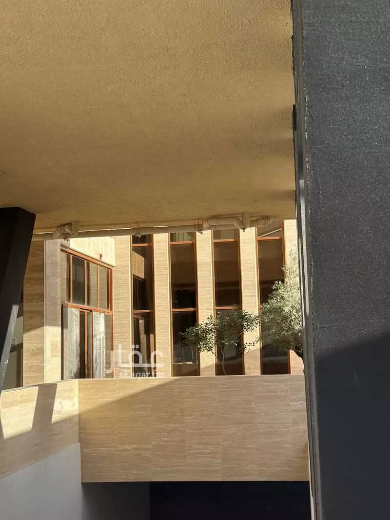 محل 1050 م² في النرجس 4