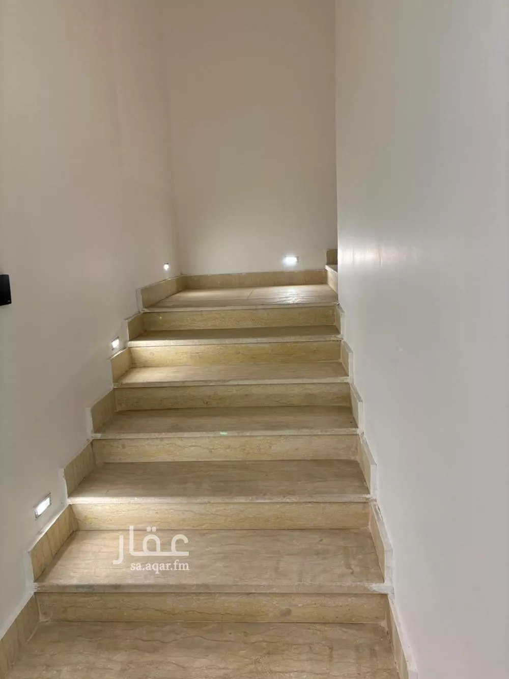 فيلا 5 غرف في الزمرد 3