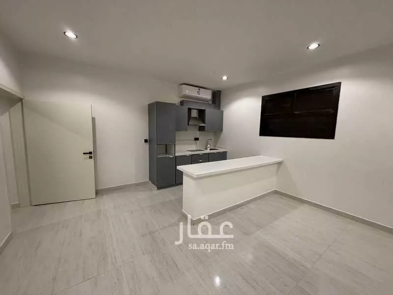 3 bedroom floor in Al Aqiq 1