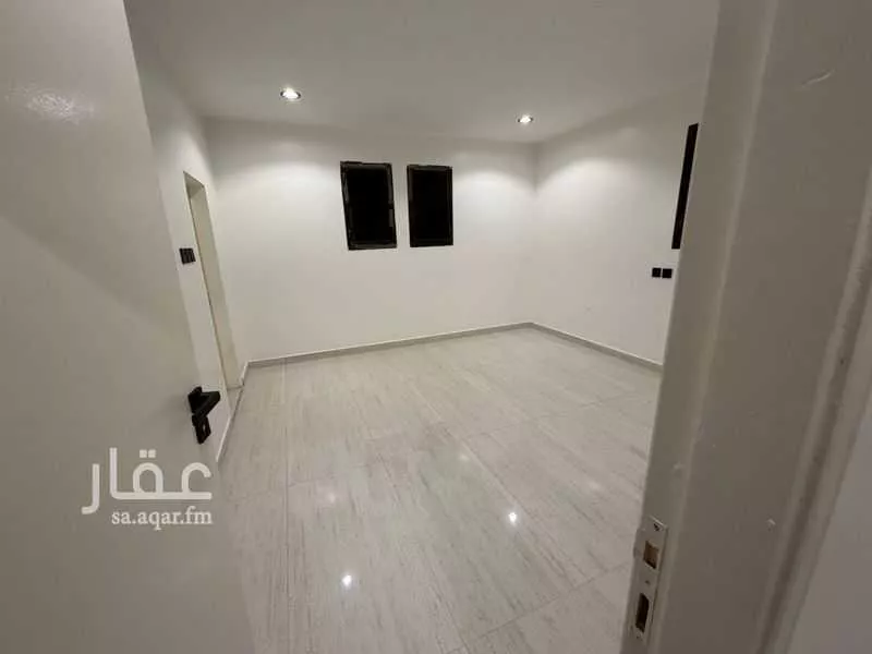 3 bedroom floor in Al Aqiq 5