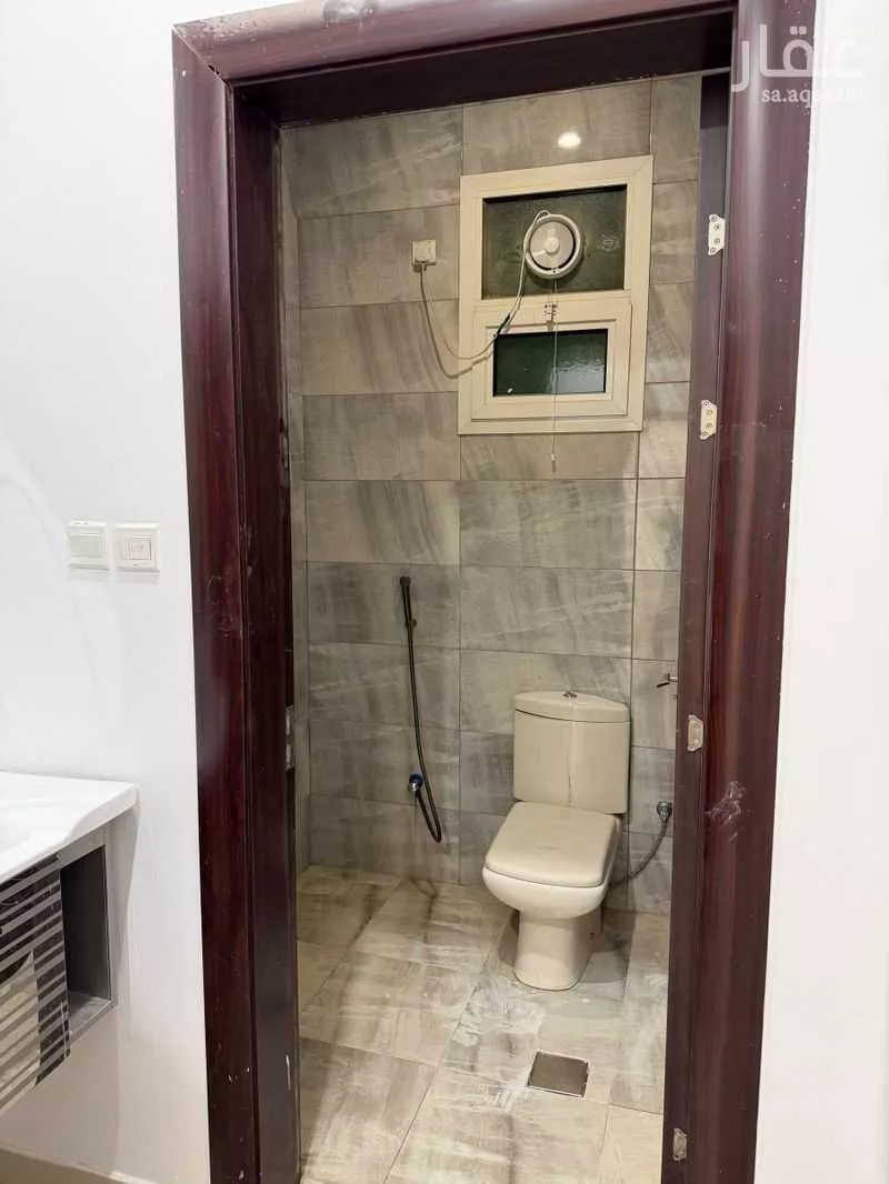 شقة 3 غرف في العقيق 2