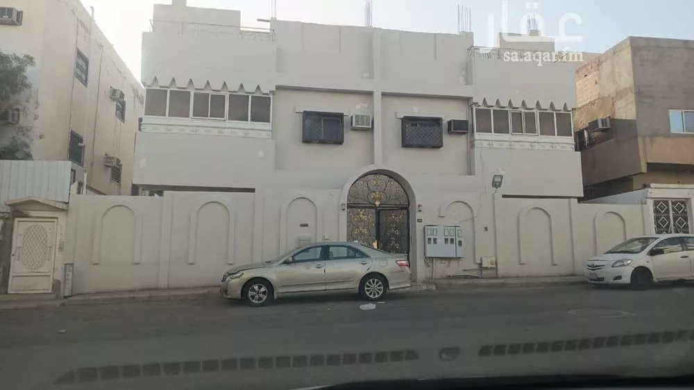 عمارة 397 م² في القلعة