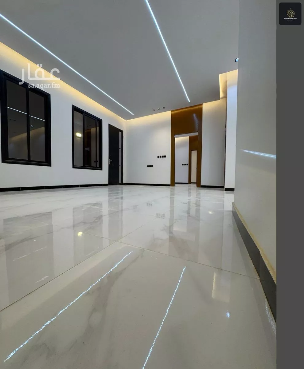 4 bedroom floor in Al Janadriyah 4