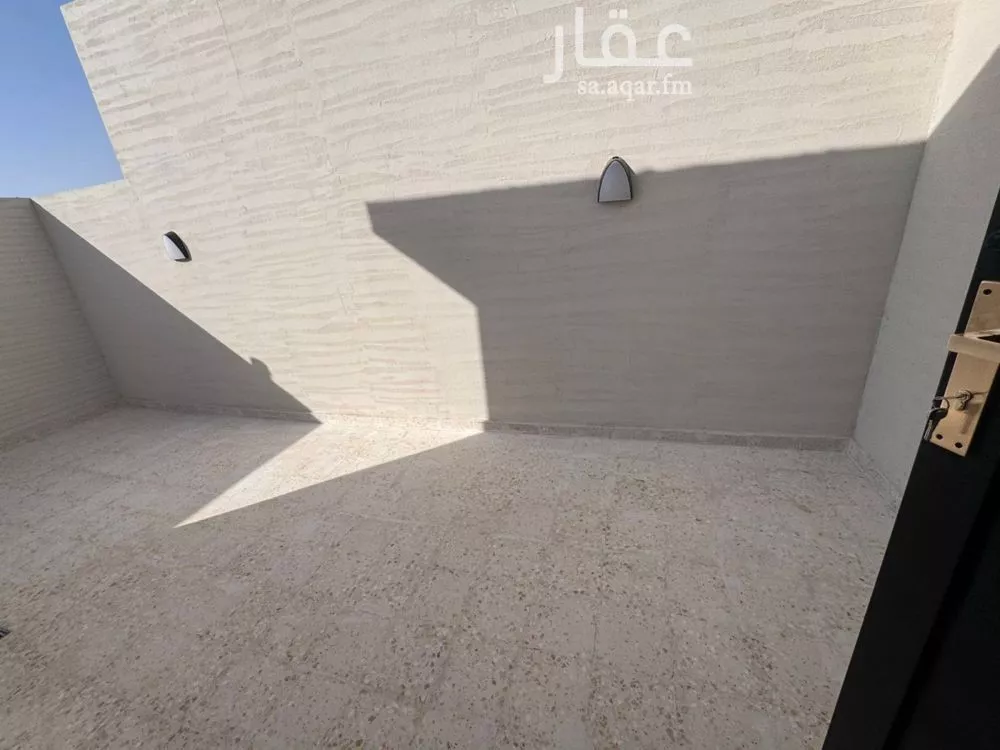 6 bedroom villa in Dhahrat Laban 3
