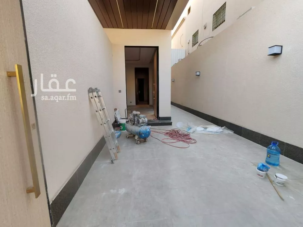 4 bedroom floor in As Suwaidi Al Gharabi 2