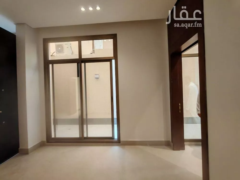 4 bedroom floor in As Suwaidi Al Gharabi 3