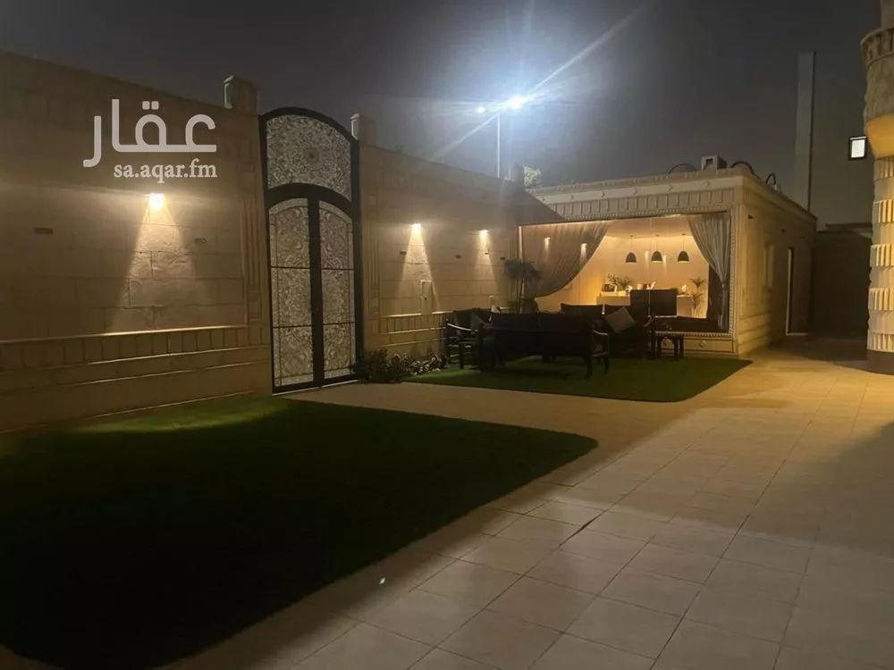 فيلا 8 غرف في الروضة 5