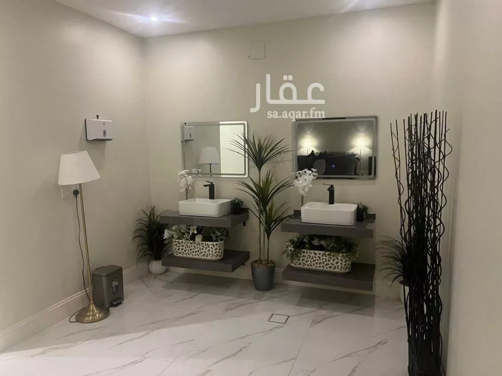 فيلا 8 غرف في الروضة 4