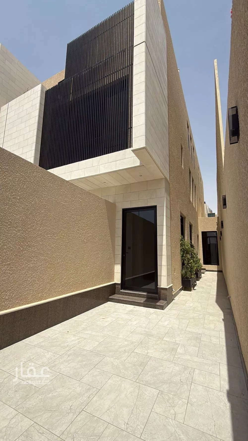 3 bedroom floor in Al Malqa 4