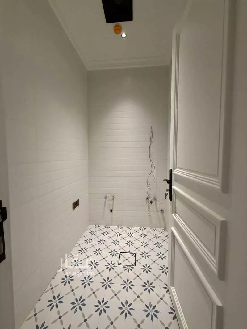 4 bedroom apartment in Al Rabwa, Riyadh 11