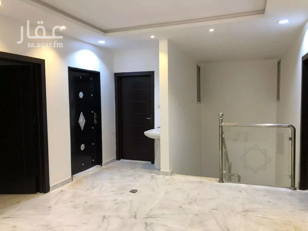 6 bedroom villa in Al Mahdiyyah 3