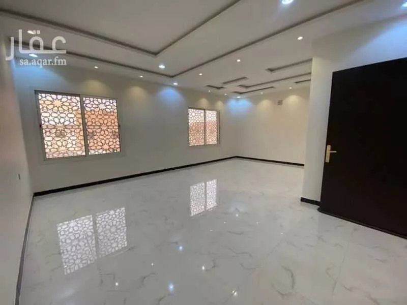 فيلا 8 غرف في طويق 3