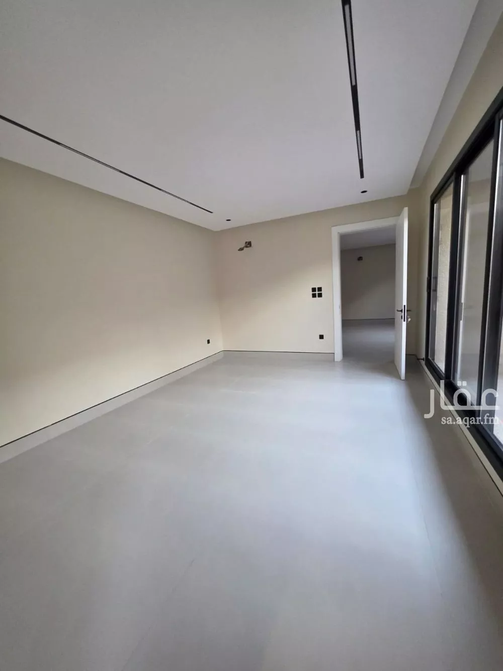 3 bedroom floor in King Fahd 4