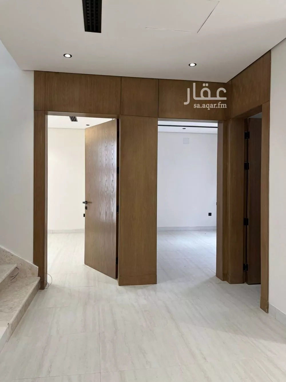 فيلا 5 غرف في العارض 2