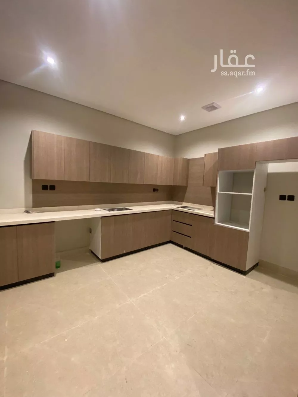 3 bedroom apartment in Al Hamra, Eastern Province 7