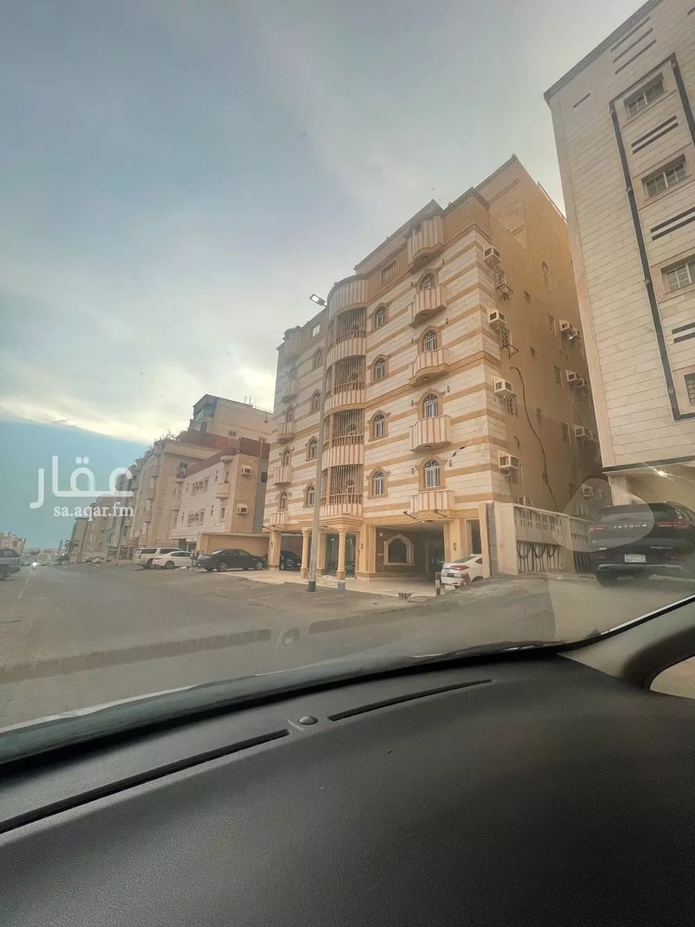 عمارة 720 م² في الواحة 1